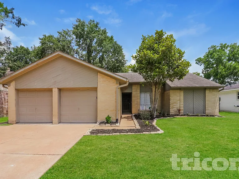 15802 Echo Canyon Dr — Photo 1