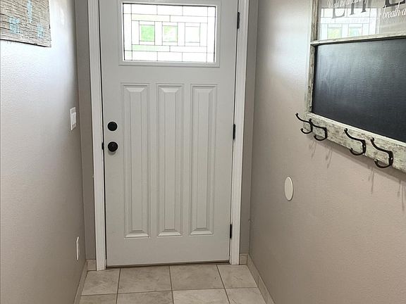 5th image of 541 Westminster Dr