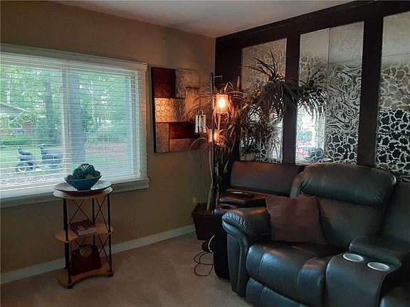3rd image of 3610 N Kercheval Dr