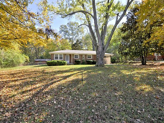 2nd image of 575 Rosehill Dr