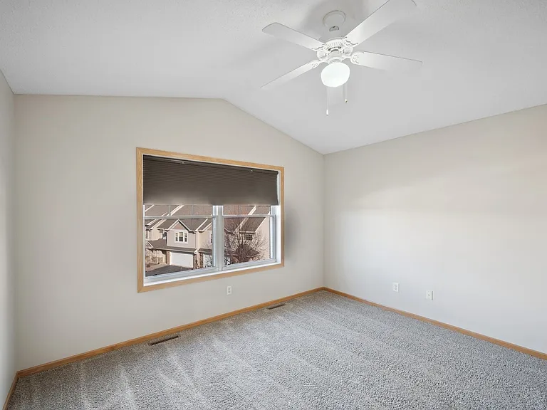 5009 Everest Ln N — Photo 16