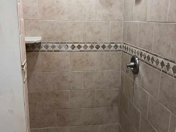 4th image of 6011 N 48th St