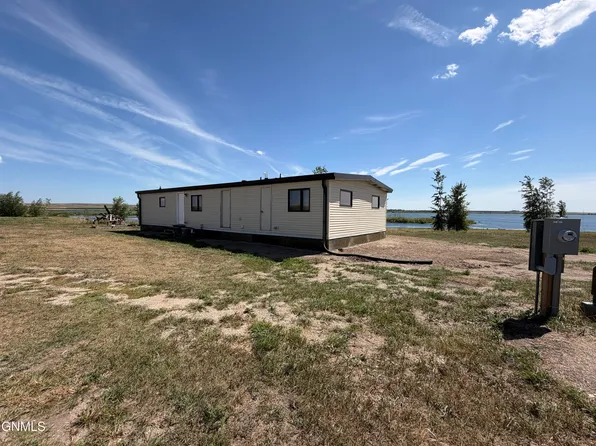 132 Round Lake Rd, Pettibone, ND 58475