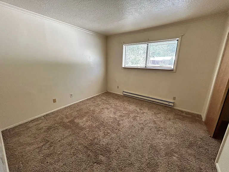 50 Riverview Dr #A — Photo 17