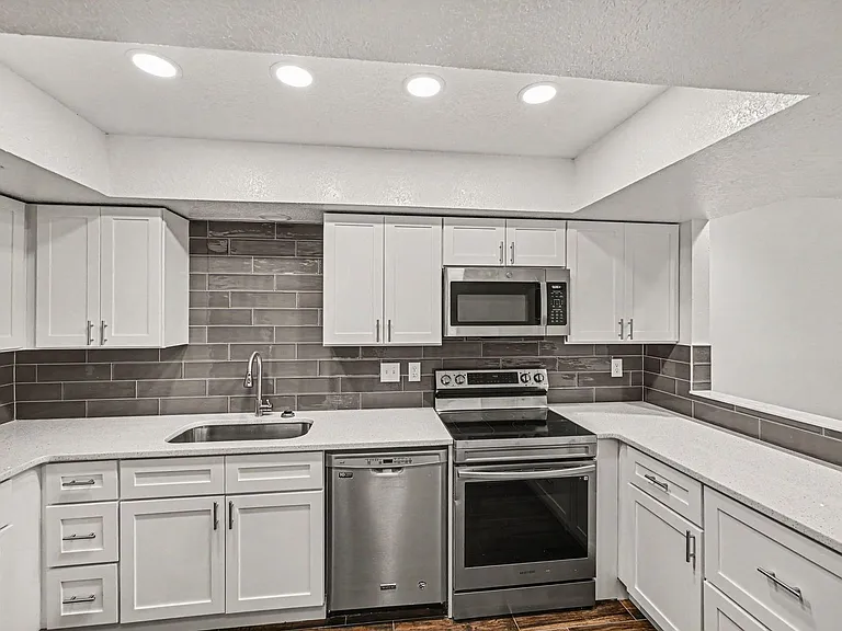 2173 Stewart Rd — Photo 10