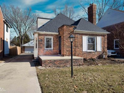 1448 Vernier Rd, Grosse Pointe Woods, MI, 48236