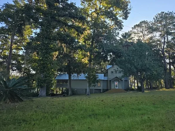 255 W Shore Dr, Ochlocknee, GA 31773