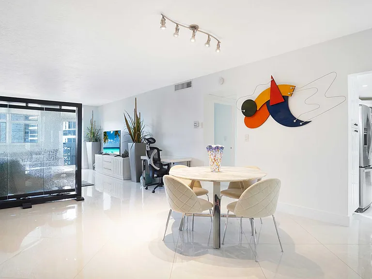 4250 Galt Ocean Dr #12K — Photo 18