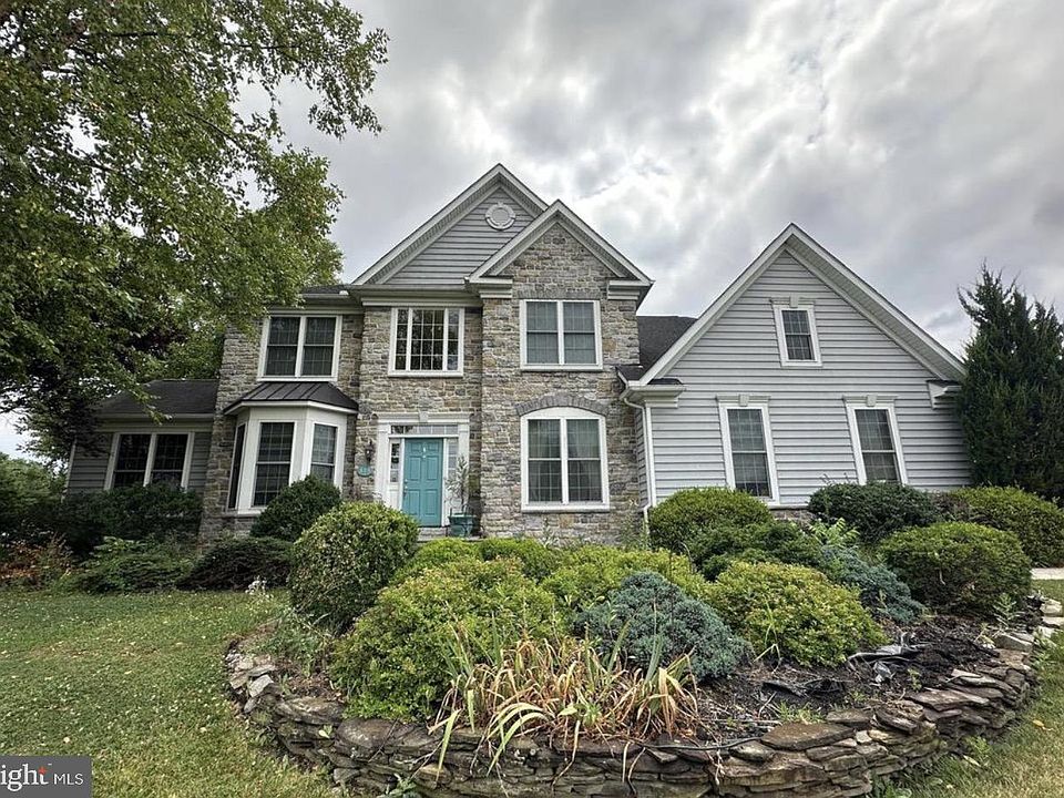 1st image of 878 Joy Dr