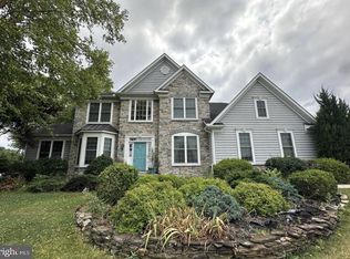 878 Joy Dr, Greencastle, PA 17225