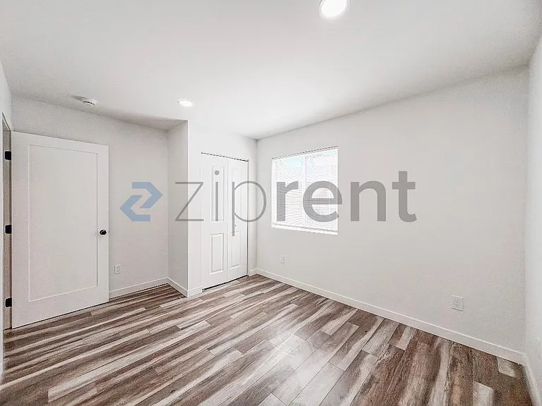 145 E 97th St — Photo 16