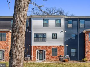 160 High Pointe Dr #15, Hummelstown, PA