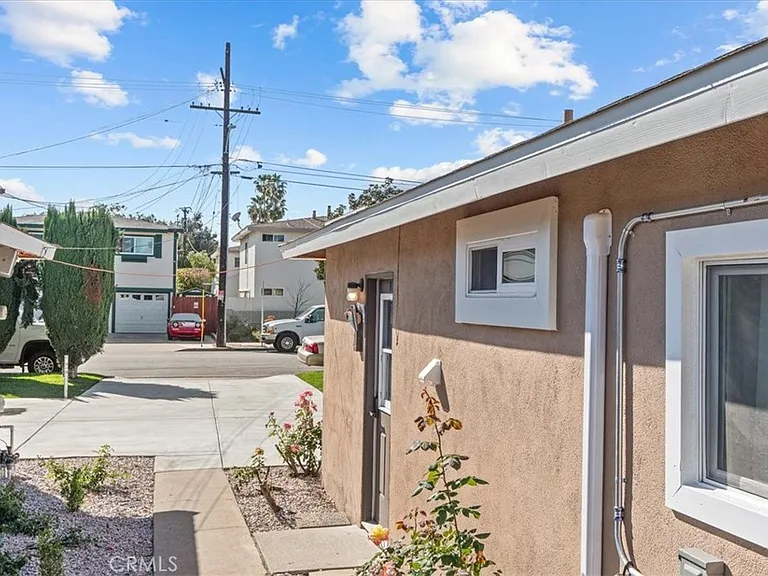 1095 Bonita St #B — Photo 25