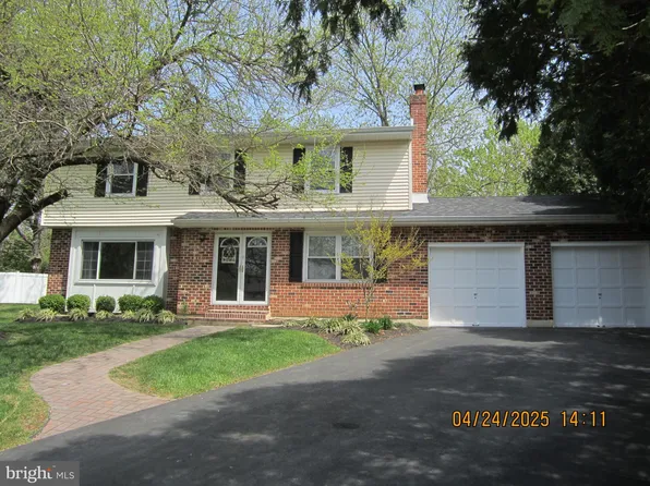 212 Emily Ln, Upper Chichester, PA 19061