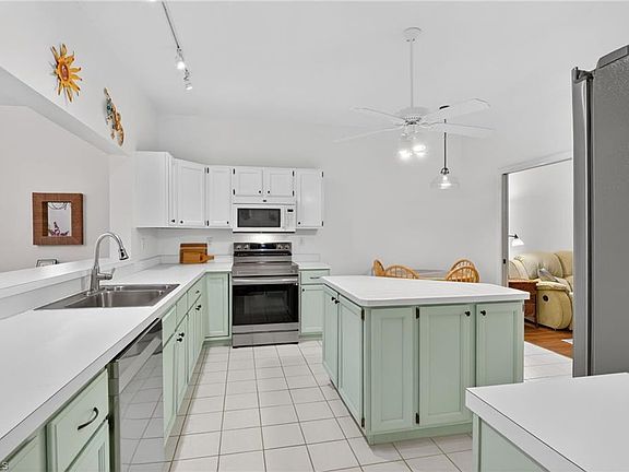 5th image of 2827 Aintree LN #C102