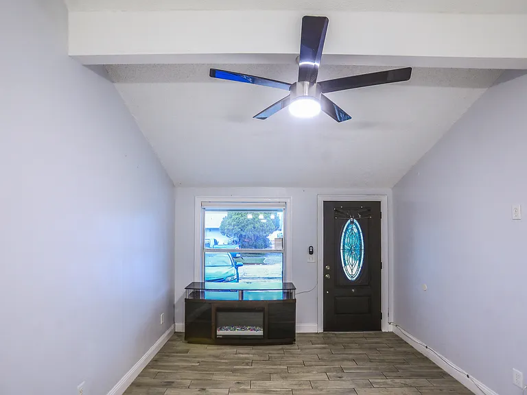 8307 Regina Pl — Photo 5