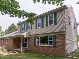 997 Foxborough Dr, Williamston, MI 48895