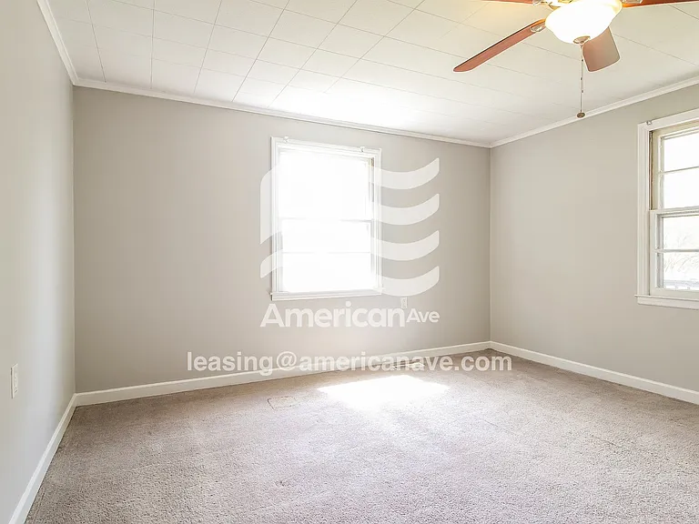 2065375_009_main_bedroom_10.jpg