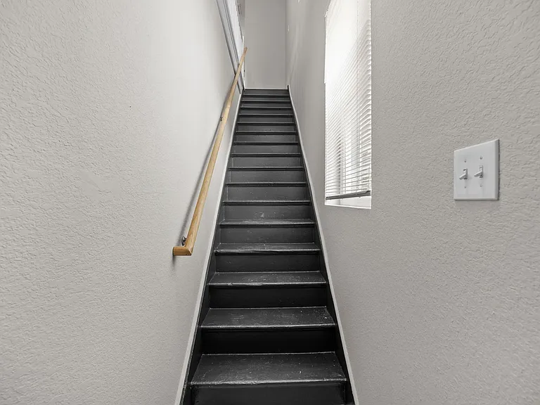 126 Linden Avenue — Photo 24