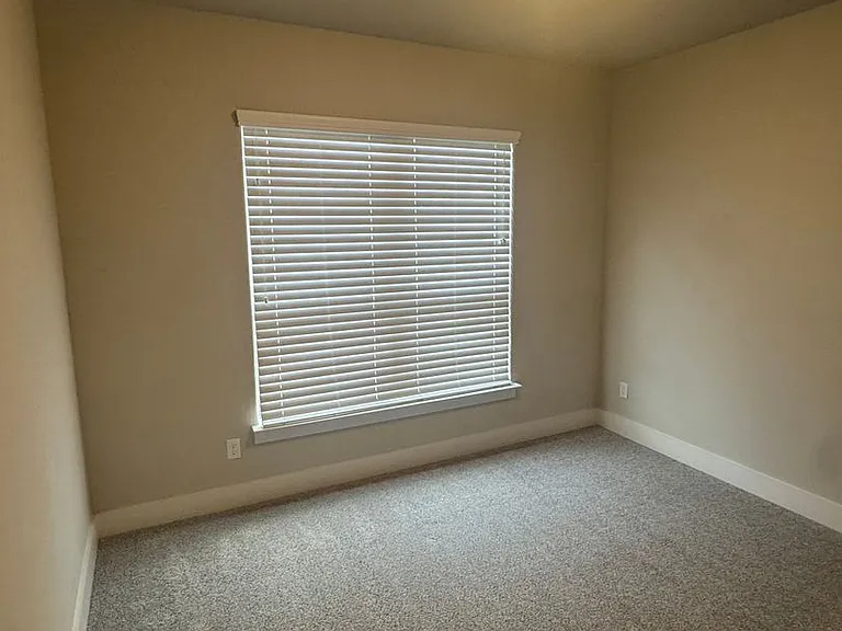 684 The Cottages Dr — Photo 28
