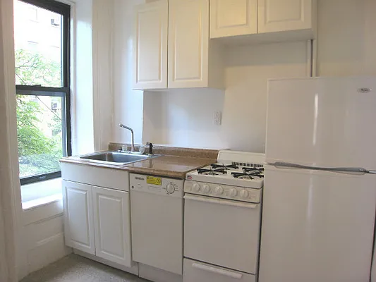 Rented by Manhattan Best Realty, Inc. | media 18