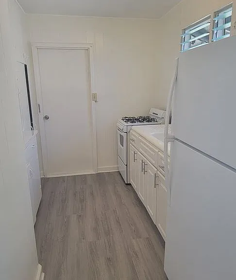 1552-1556 Pensacola St — Photo 6