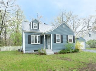 7 Lakeview Ave, Granby, MA 01033