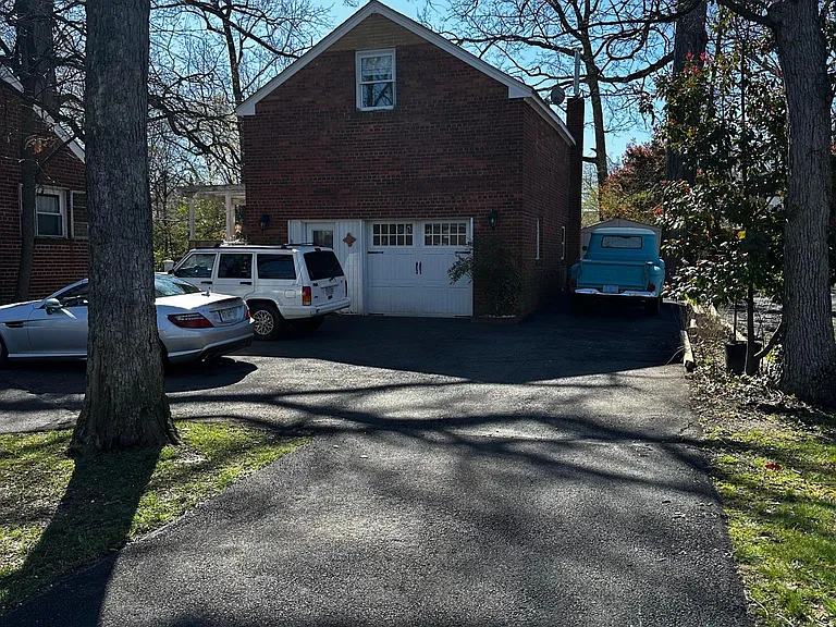 6012 Bush Hill Dr — Photo 34