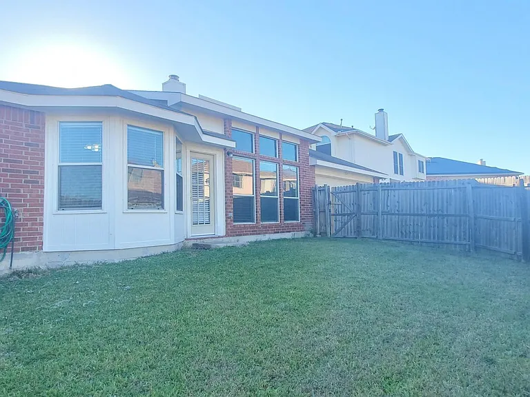 132 Brookshore Dr — Photo 22