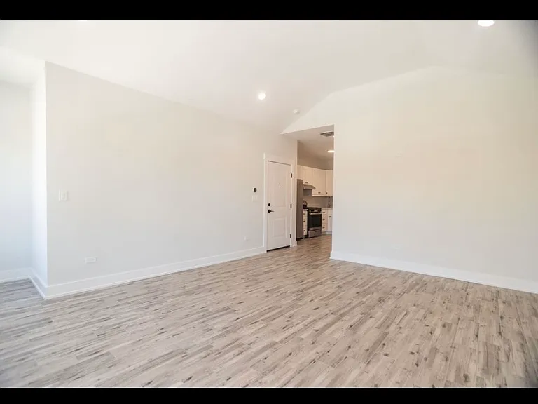 5754 N Elston Ave #2 — Photo 3