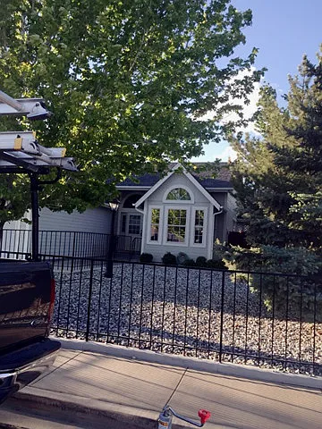 404 Springview Dr photo 1