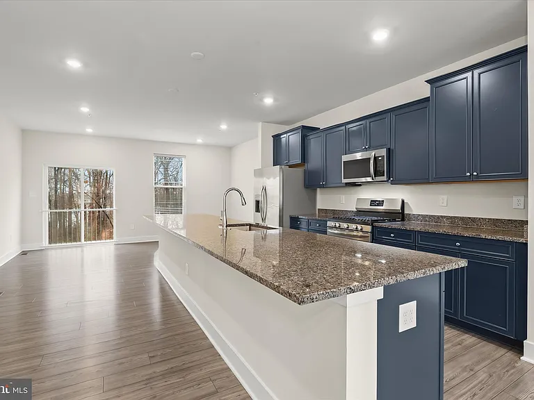 304 Sweetbay Rd — Photo 13