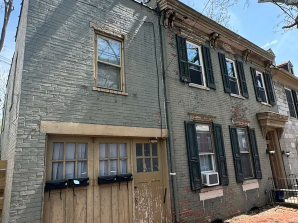 49 N East St APT 2, Carlisle, PA 17013
