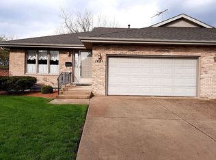 1684 Foxwood Dr, New Lenox, IL 60451
