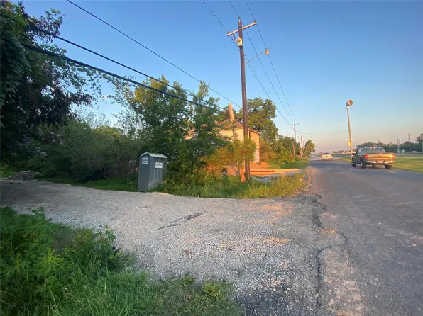 1 Spark St, Texas City, TX 77591