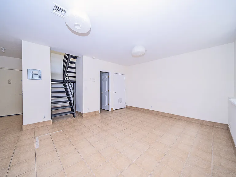 543 Kosciuszko St #1F — Photo 8