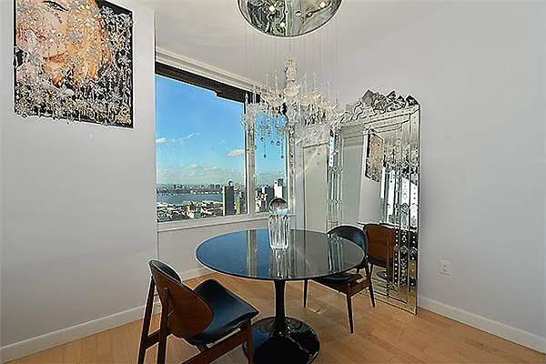 Sold by KG Properties | media 28