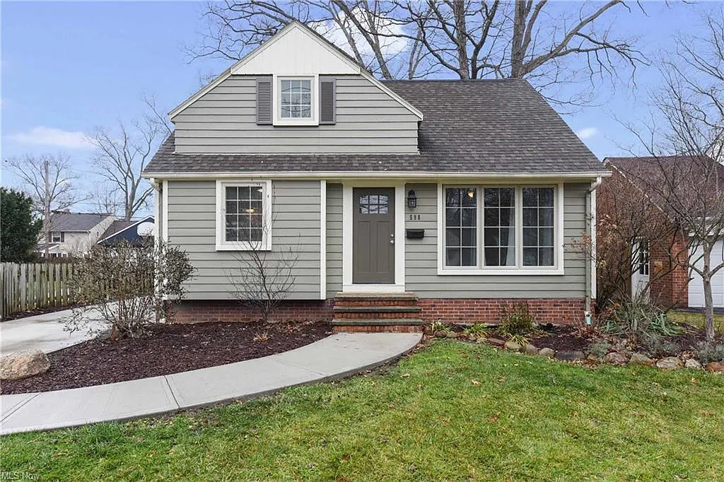 598 Columbia Rd photo 1