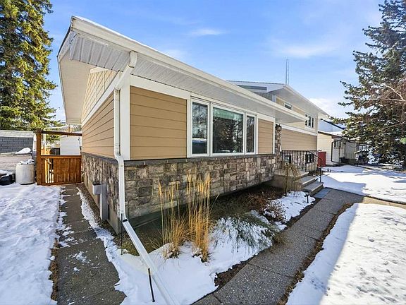 4th image of 2724 W Lougheed Dr SW