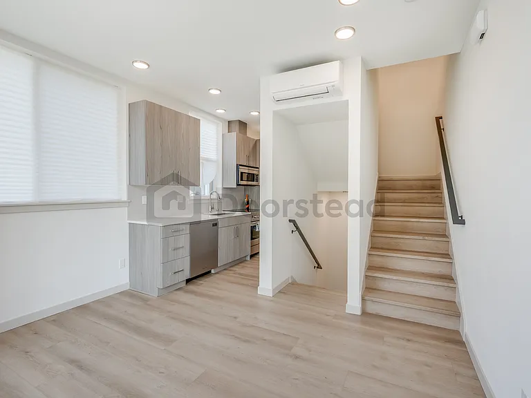 722 N 36th St — Photo 3