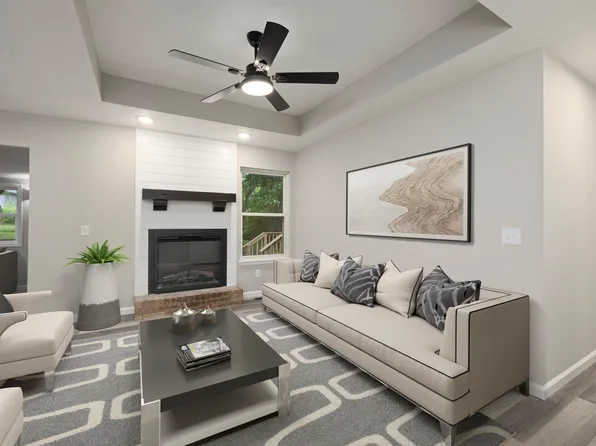 5749 S Franklin Avenue, Springfield, MO 65810