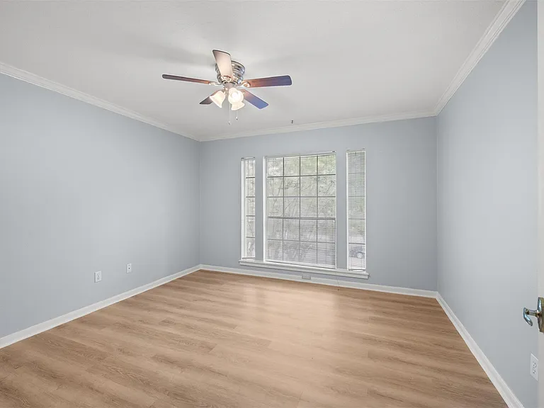 3622 Springhill Ln — Photo 31