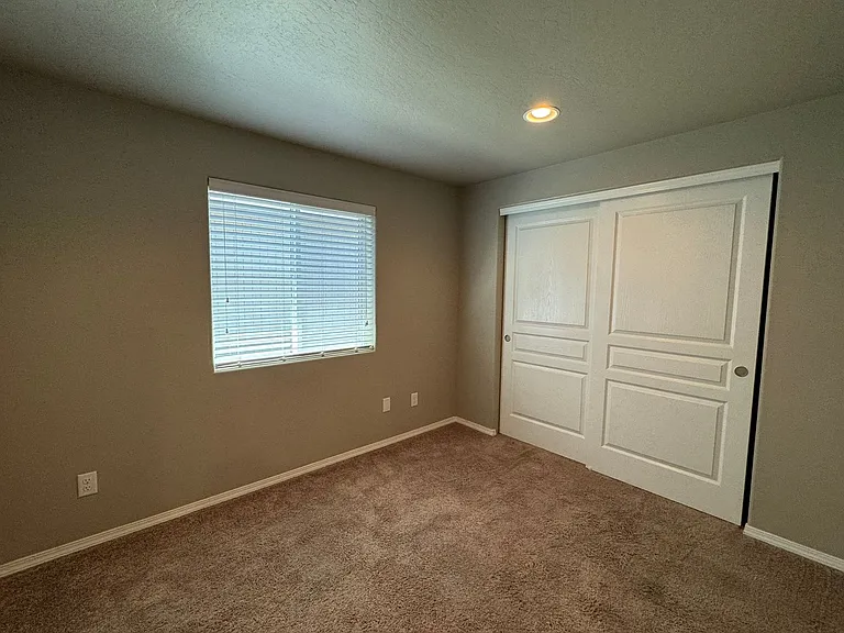 975 N Pacific Hwy #99 — Photo 11