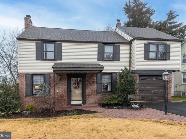 412 Forest Hills Ave, Philadelphia, PA 19116