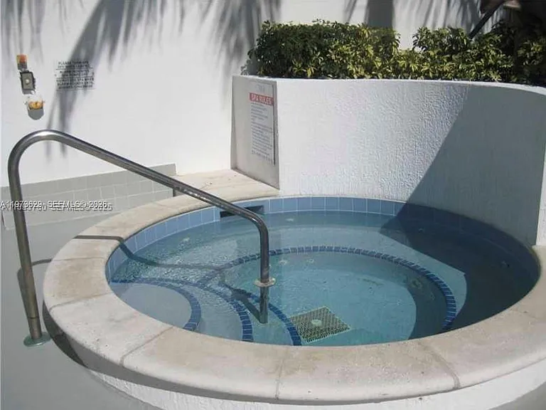 1750 N Bayshore Dr #2510 — Photo 36