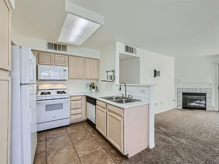 3103 Key Largo Dr #204 — Photo 9