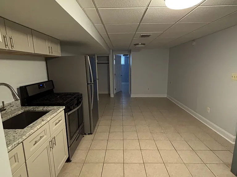 4108 Falls Rd — Photo 2
