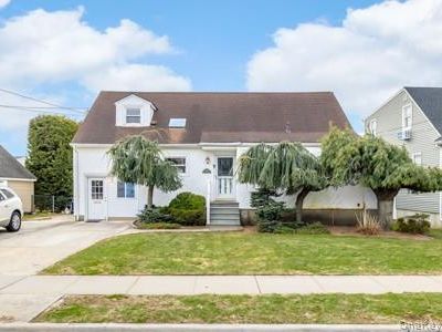 3806 Tiana Street, Seaford, NY, 11783