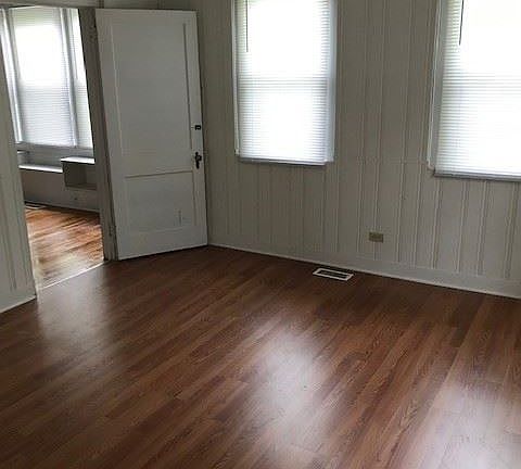 4th image of 1313 W Florida St