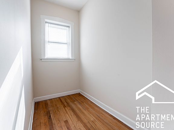 5th image of 3926 N Pine Grove Ave APT 3W